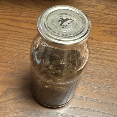 レーズン酵母作りの入れたての状態