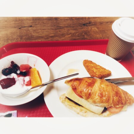 ロンドンのグッドイナフレジデンス 学生寮-Goodenoughの朝食　クロワッサン