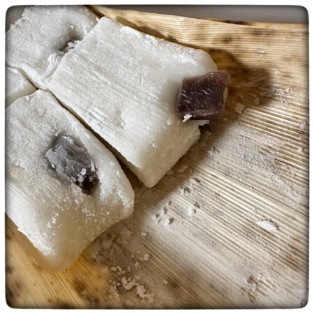 ちもと:湯もちはようかん入り