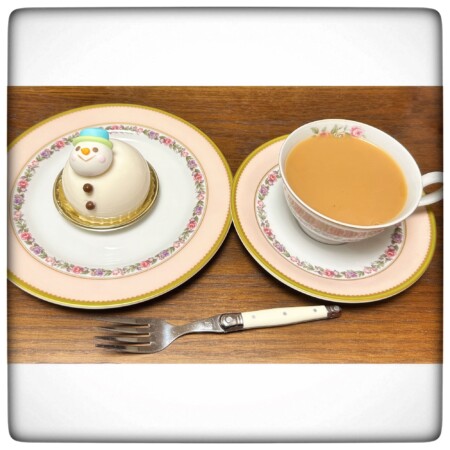 ラマーレドチャヤの雪だるまケーキ　ボノム・ド・ネージ