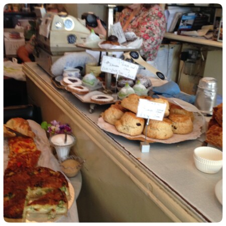 ロンドンカフェ メゾンバトゥー スコーン