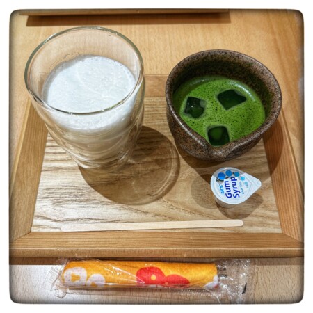 茶寮翠泉のお濃い抹茶ラテ　アイス