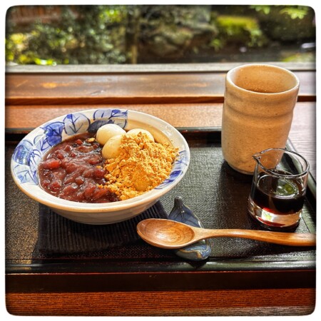 たろう鬼川店の白玉きな粉黒蜜掛け