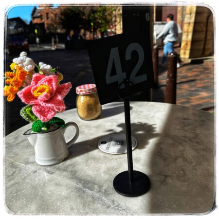 ティーコジーのテラス席